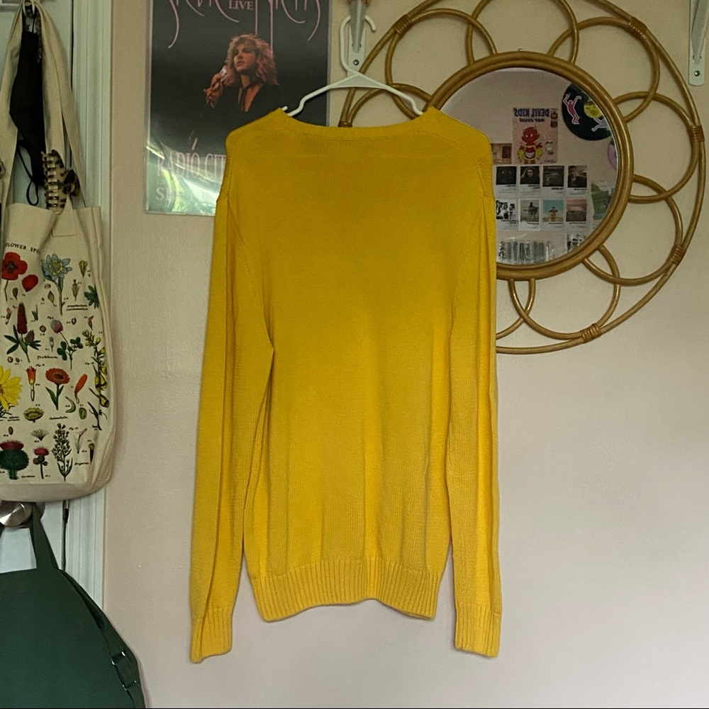 Yellow sweater - Picture 2 of 3